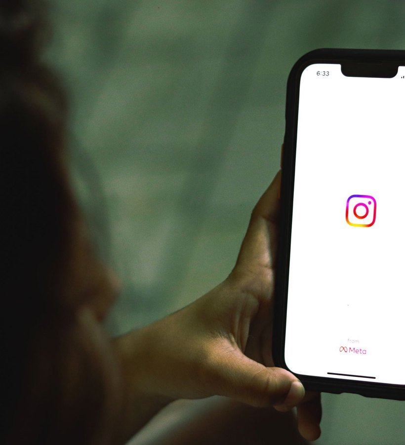 Instagram Reels Algoritması 2026: Bazı Videolar Neden Patlıyor?