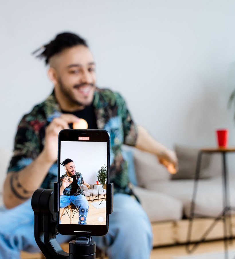 TikTok'ta Marka Olmak: Kurumsal Hesaplar İçin 2026 TikTok Rehberi