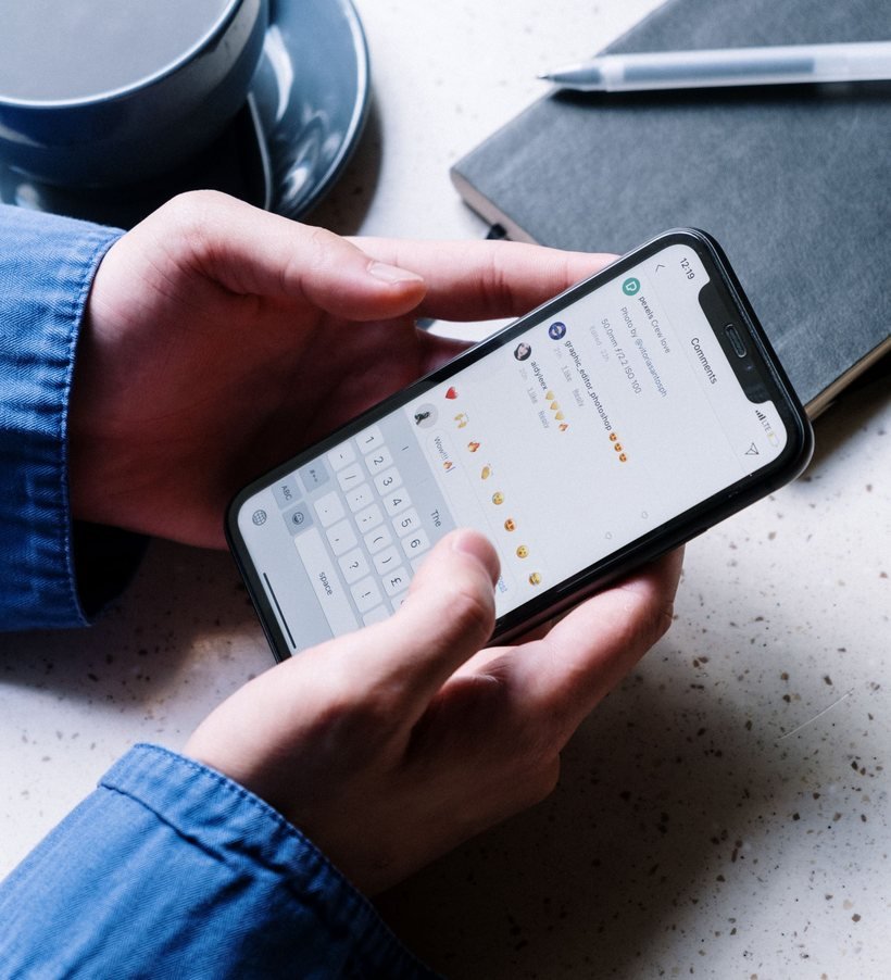 WhatsApp Business'ı Kurumsal Kullanmak: Katalog, Otomatik Yanıt ve KVKK Sınırları